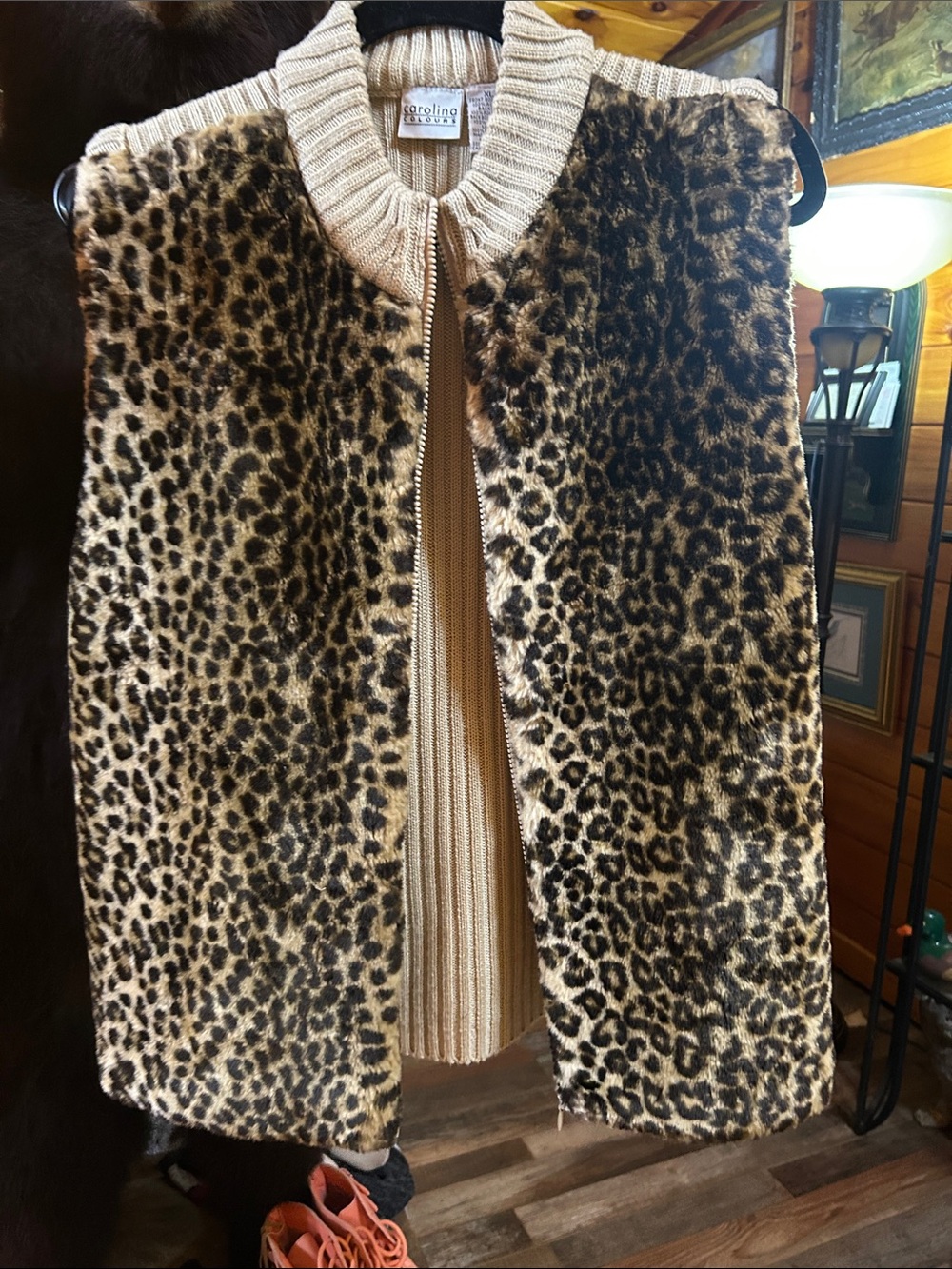 Carolina Leopard Print Faux-Fur Vest in Tan - Picture 3 of 4